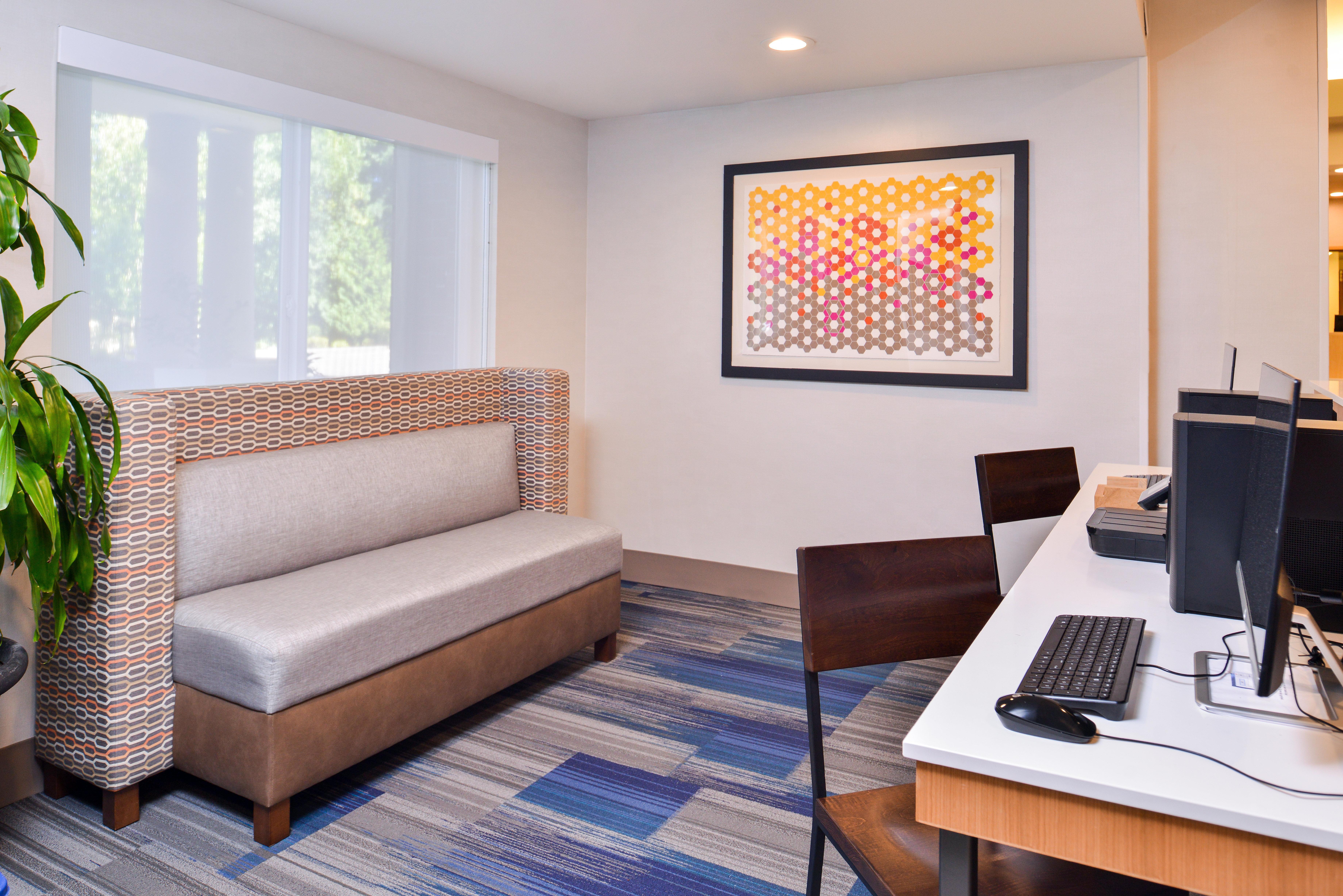 Holiday Inn Express & Suites Lacey - Olympia By Ihg Bagian luar foto