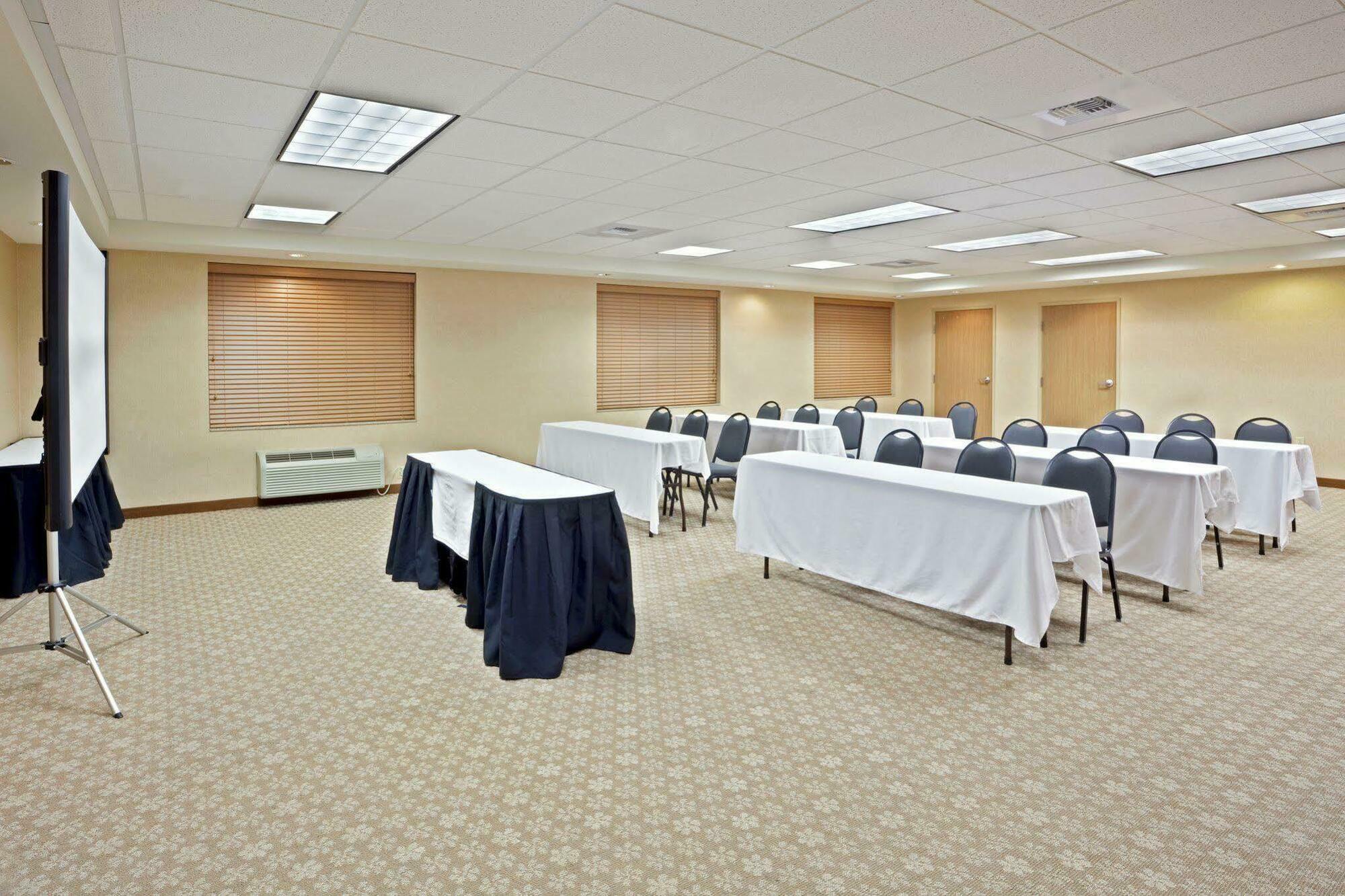 Holiday Inn Express & Suites Lacey - Olympia By Ihg Bagian luar foto